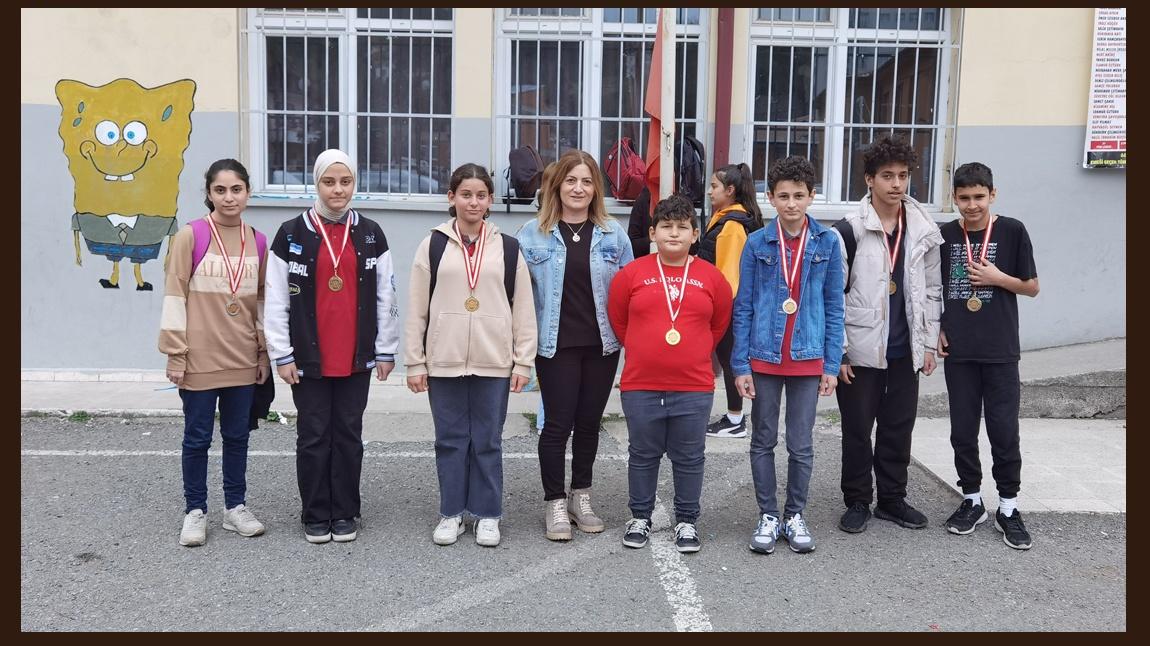 Wushu Şampiyonası'nda Ayşe Kırali Ortaokulu Rüzgârı Esti